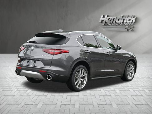 Used 2018 Alfa Romeo Stelvio AWD image 9