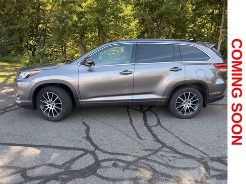 Used 2018 Toyota Highlander SE AWD/4WD image 5