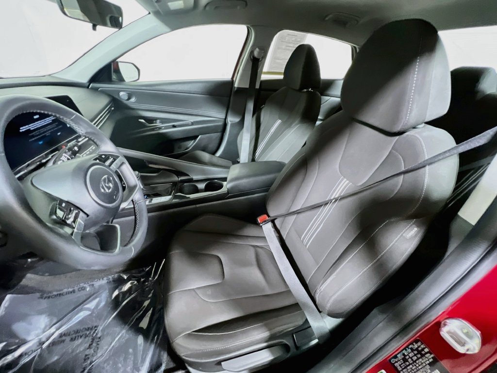 Used 2023 Hyundai Elantra SEL w/ Convenience Package FWD image 19
