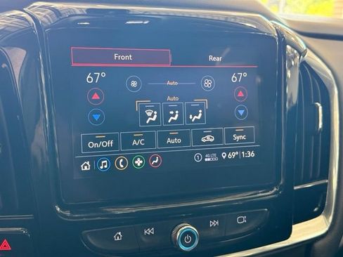 Used 2020 Chevrolet Traverse LT FWD image 14