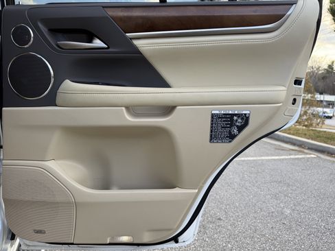 Used 2020 Lexus LX 570 4WD w/ Luxury Package image 48