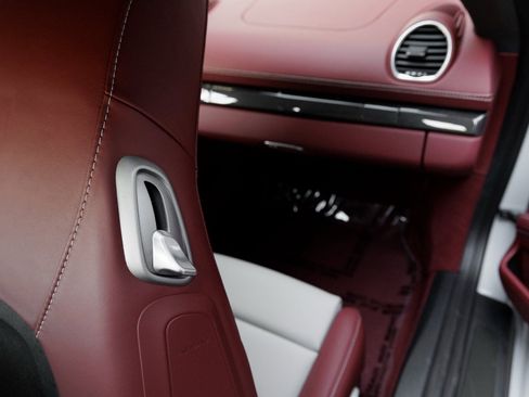 New 2025 Porsche 718 Cayman S RWD image 30