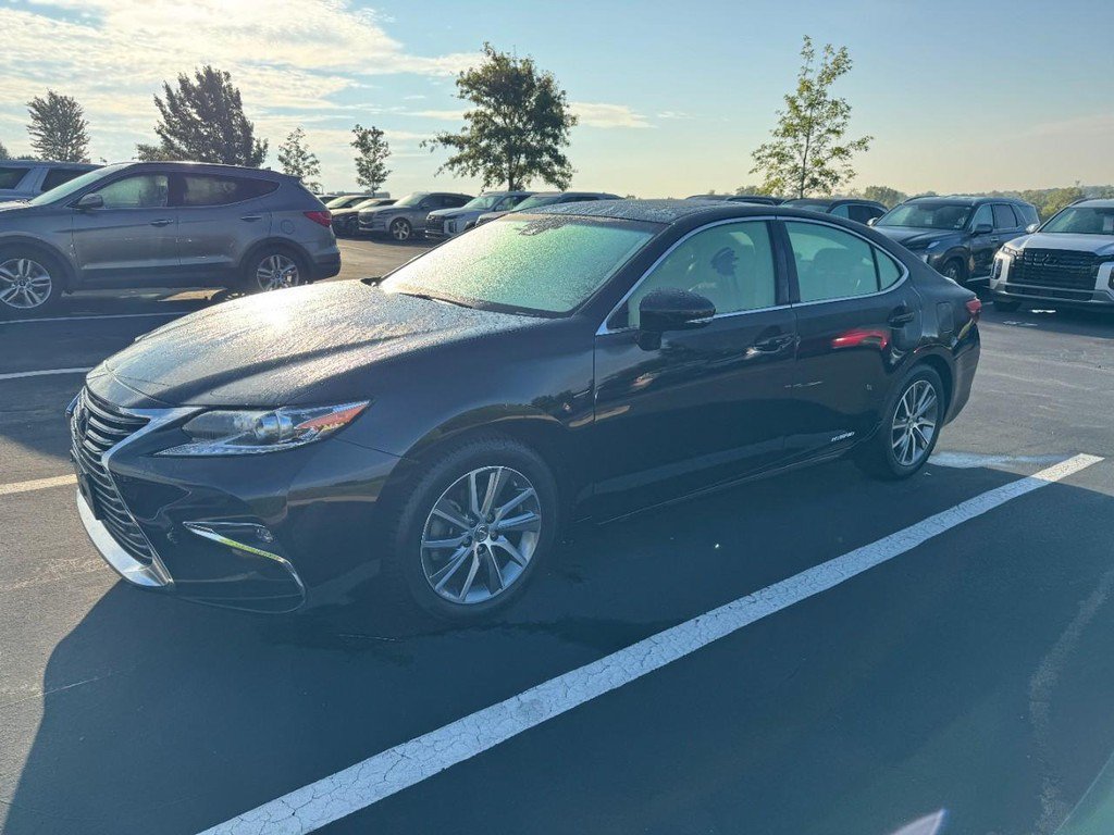 Used 2018 Lexus ES 300h FWD image 2