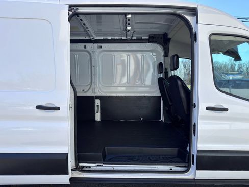 Used 2025 Ford Transit 250 Medium Roof image 30