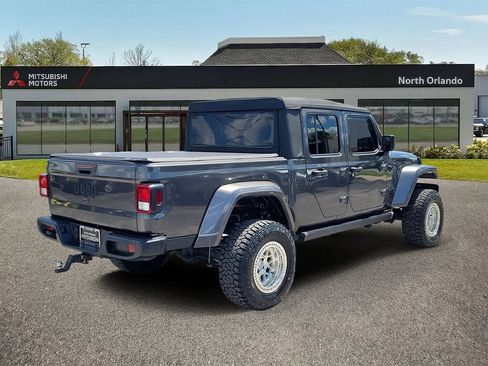 Used 2023 Jeep Gladiator Sport AWD/4WD image 3