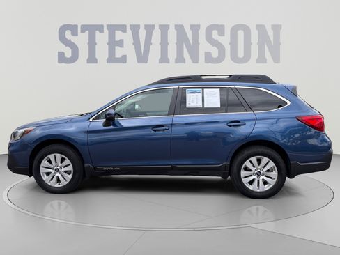 Used 2019 Subaru Outback 2.5i Premium w/ Popular Package #2 AWD/4WD image 2