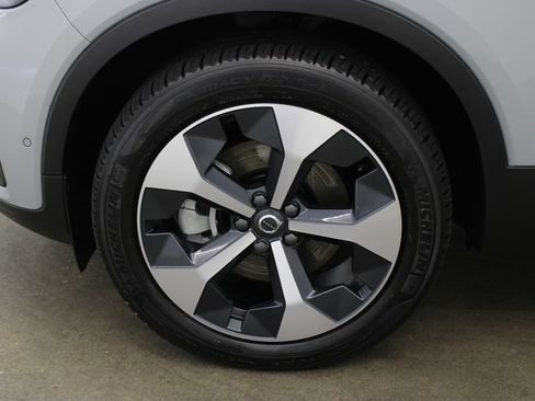 Used 2026 Volvo XC40 B5 Plus AWD/4WD image 31