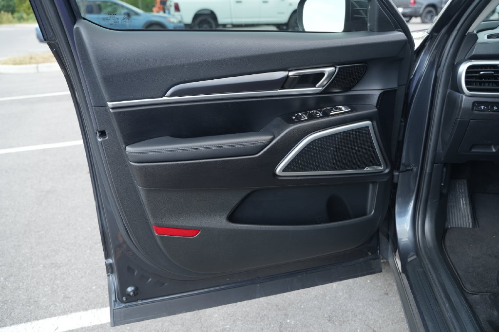 Used 2023 Kia Telluride S FWD image 14