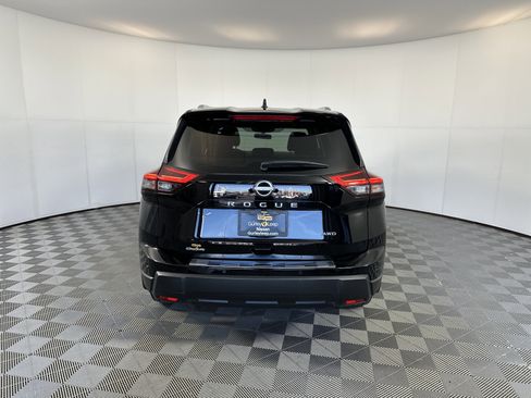 Certified 2025 Nissan Rogue SV w/ SV Premium Package image 9