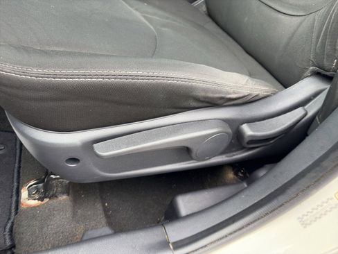 Used 2013 Kia Soul + w/ Audio Pkg image 16