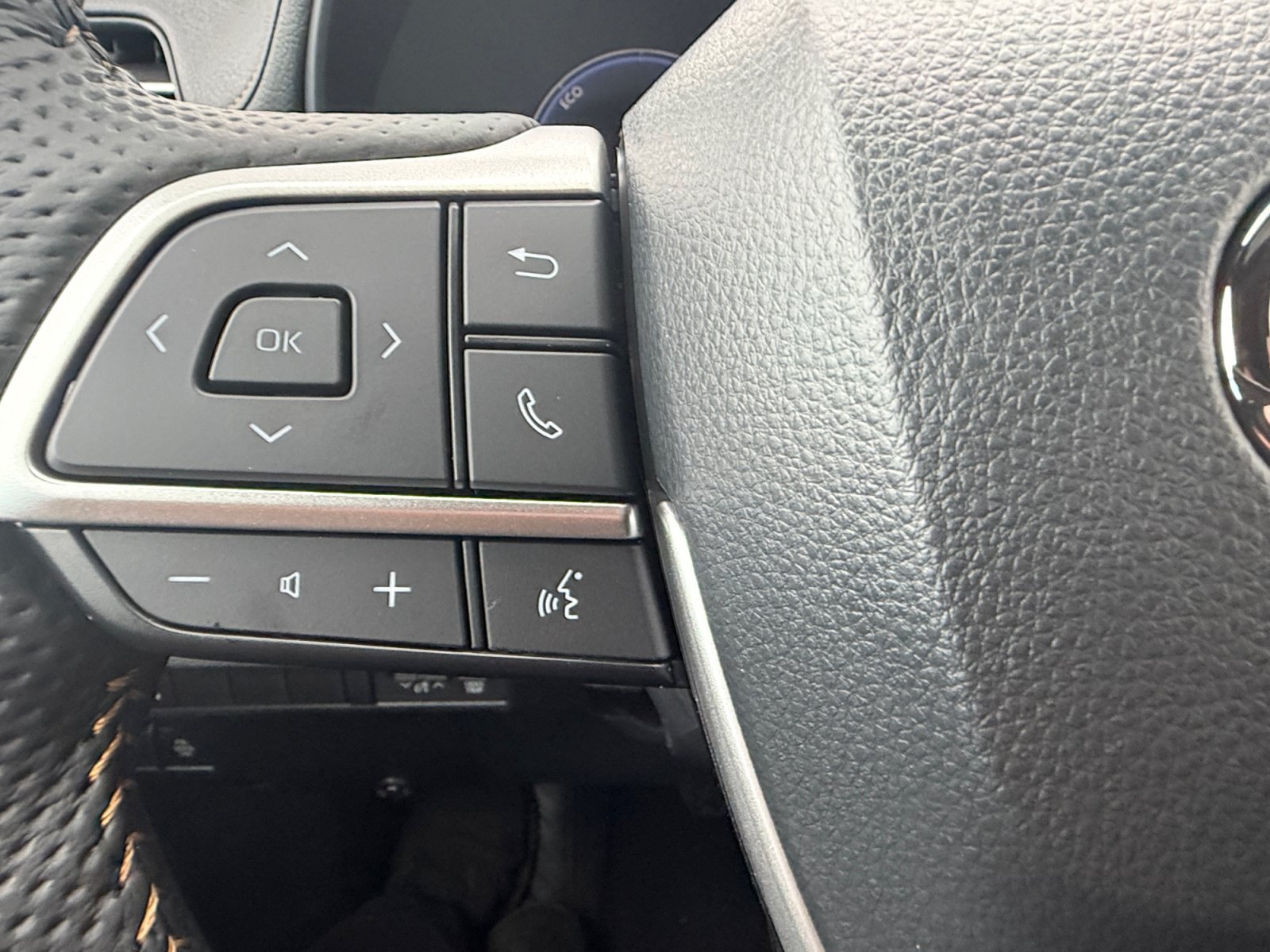 New 2026 Toyota Sienna XLE Woodland Edition AWD/4WD image 23