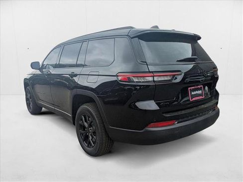 New 2025 Jeep Grand Cherokee L Altitude image 2