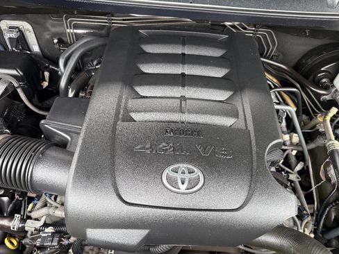 Used 2014 Toyota Tundra SR5 w/ SR5 Upgrade Package image 16