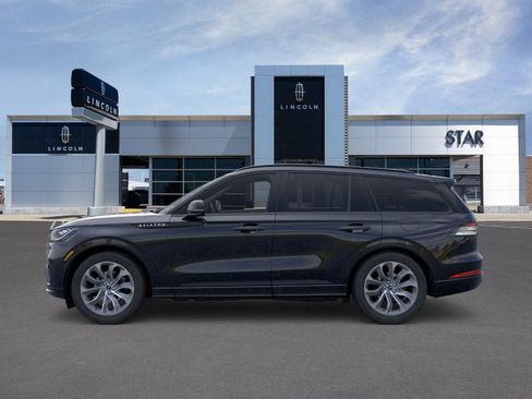 New 2026 Lincoln Aviator AWD w/ Jet Appearance Package image 3