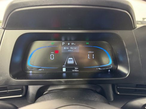 Used 2025 Hyundai Elantra Sport image 20