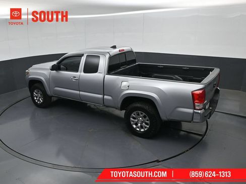 Used 2016 Toyota Tacoma SR5 AWD/4WD image 41