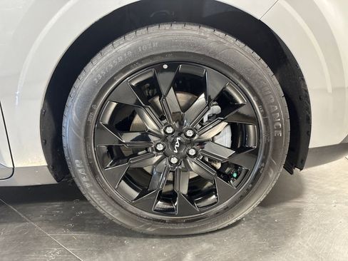 Certified 2024 Kia Carnival SX Prestige image 20