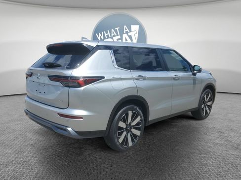 New 2026 Mitsubishi Outlander SE AWD/4WD image 3