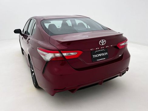 Used 2018 Toyota Camry SE image 8