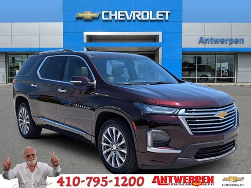 Used 2023 Chevrolet Traverse Premier AWD/4WD image 1