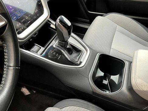 Used 2022 Subaru Outback Premium image 16