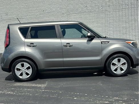 Used 2015 Kia Soul FWD image 6