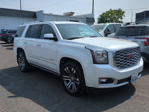 Used 2018 GMC Yukon Denali w/ Denali Ultimate Package AWD/4WD image 2