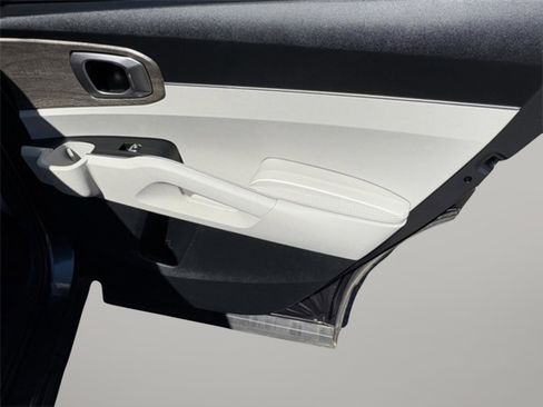 Used 2022 Kia Sorento EX image 27