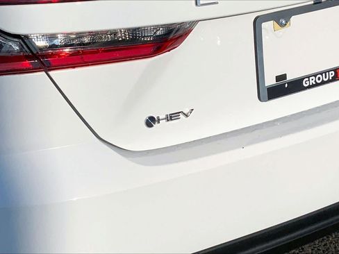 Used 2025 Toyota Camry LE FWD image 10