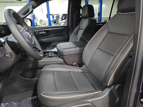 New 2025 Chevrolet Suburban Premier w/ Sun And Tow Package image 17