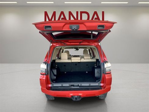 Used 2022 Toyota 4Runner SR5 Premium image 21