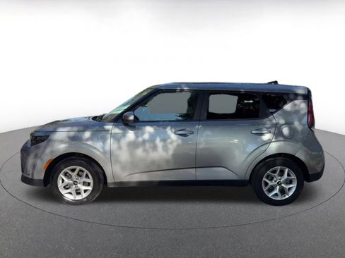 Used 2025 Kia Soul LX w/ LX Technology Package image 9