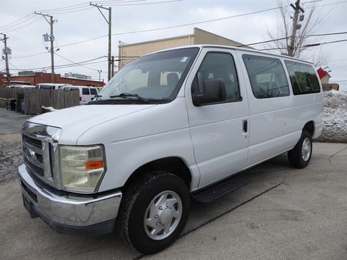 Used 2013 Ford E-350 and Econoline 350 XLT image 3