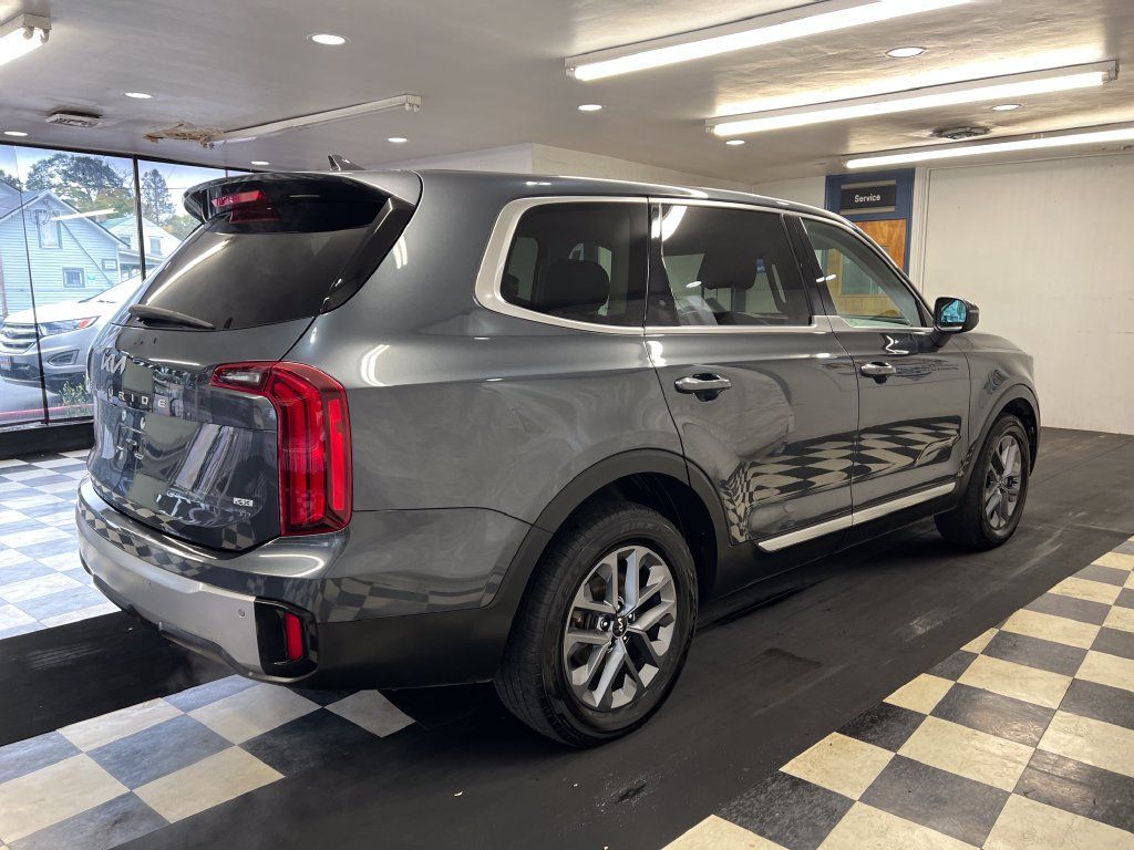 Used 2023 Kia Telluride LX AWD/4WD image 14