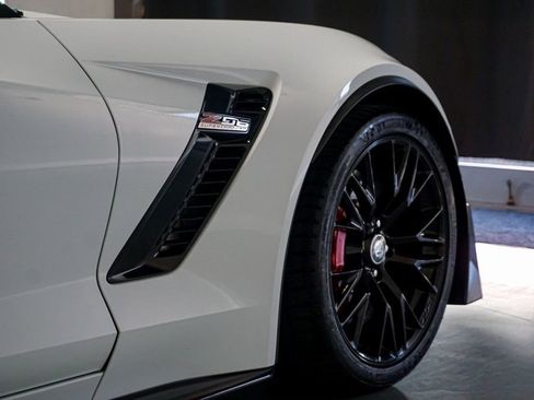 Used 2019 Chevrolet Corvette Z06 w/ Z07 Performance Package image 65