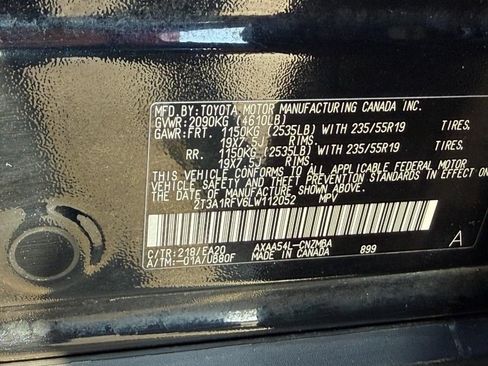 Used 2020 Toyota RAV4 XLE Premium AWD/4WD image 31