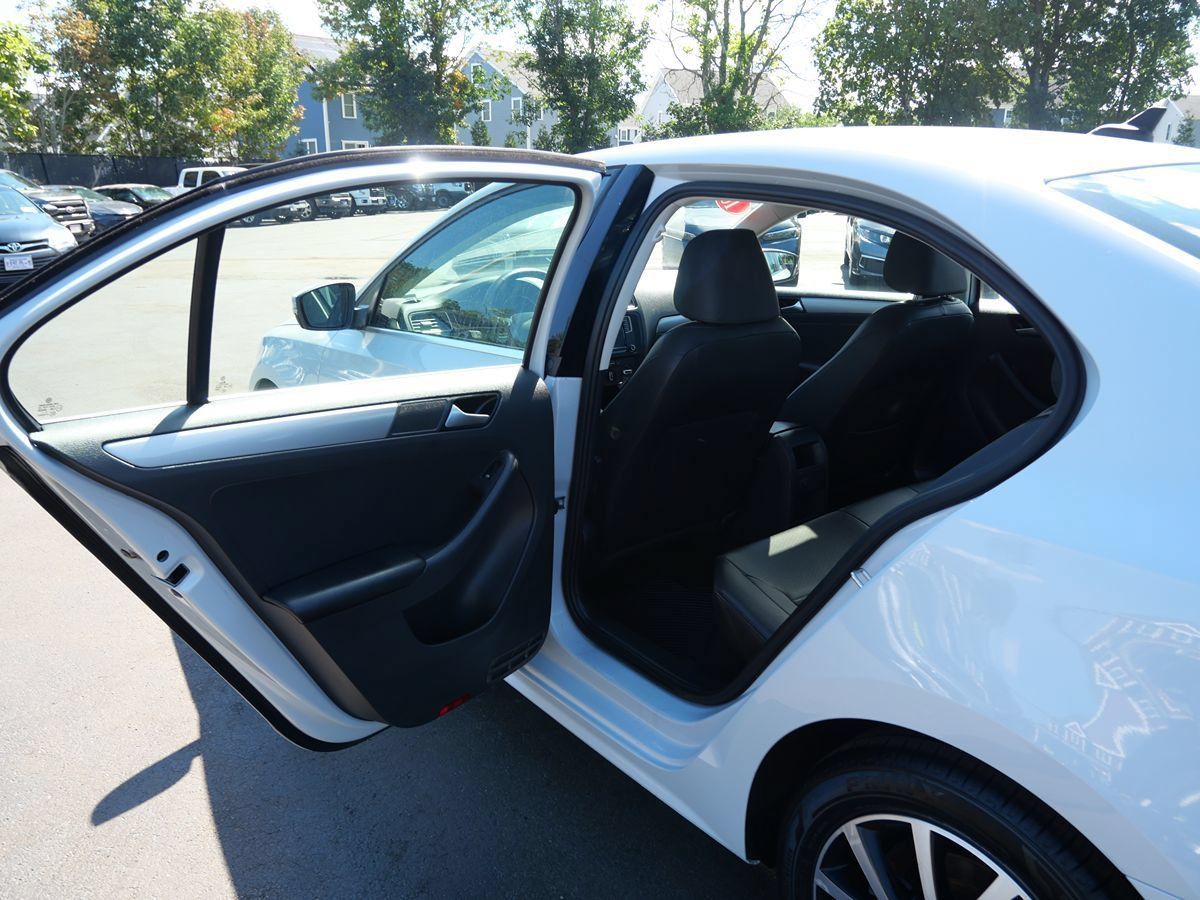 Used 2018 Volkswagen Jetta SE FWD image 25