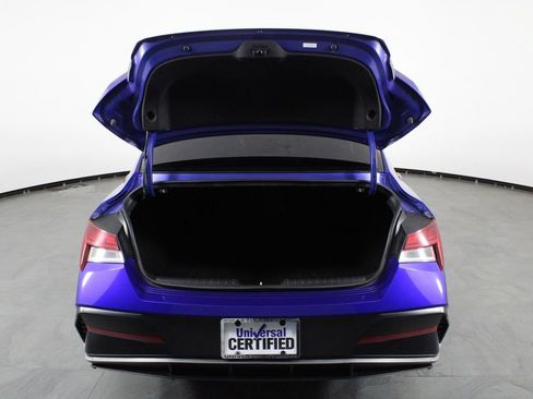 Certified 2025 Hyundai Elantra SEL FWD image 17