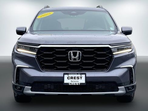 Used 2025 Honda Pilot Touring image 2
