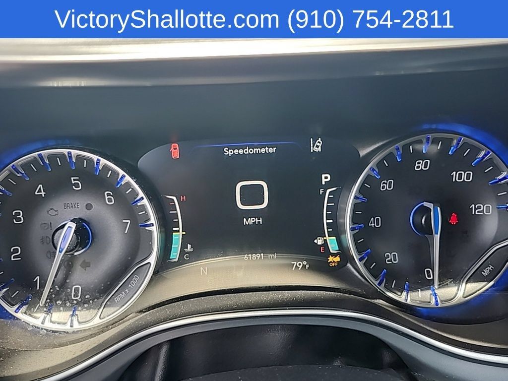 Used 2025 Chrysler Pacifica Limited FWD image 13
