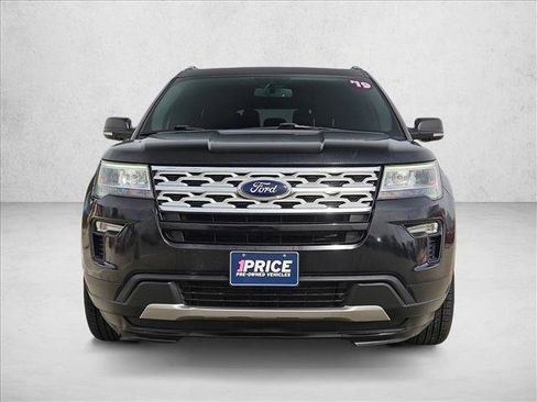 Used 2019 Ford Explorer XLT w/ Equipment Group 201A FWD image 2