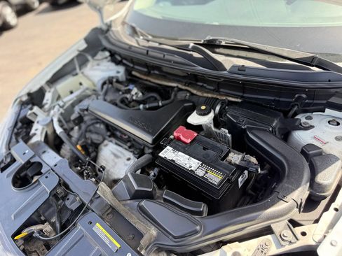 Used 2020 Nissan Rogue S w/ Special Edition Package FWD image 12