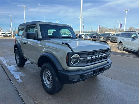 New 2025 Ford Bronco 2-Door image 2