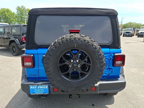 Used 2024 Jeep Wrangler Unlimited Sport AWD/4WD image 5