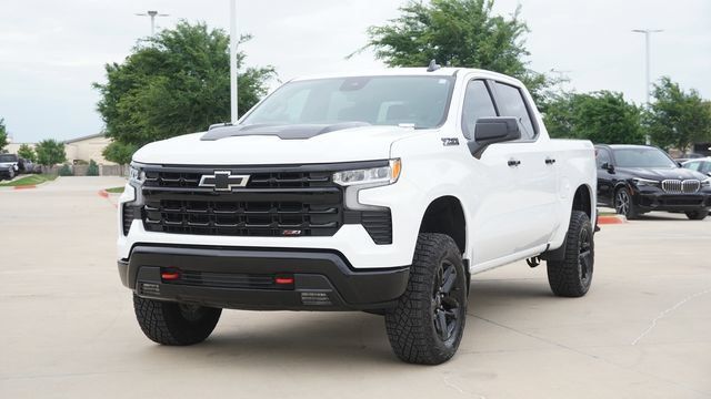 Used 2026 Chevrolet Silverado 1500 LT Trail Boss w/ LPO, Dark Essentials Package AWD/4WD image 3