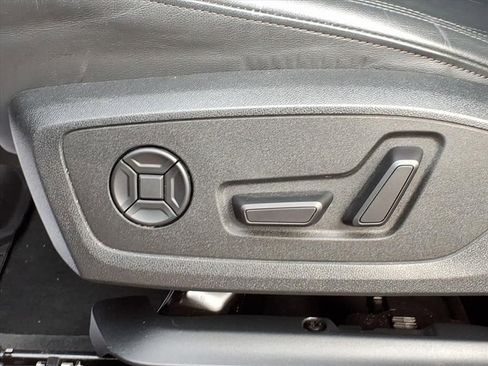 Used 2024 Audi Q3 2.0T Premium w/ Convenience Package image 15