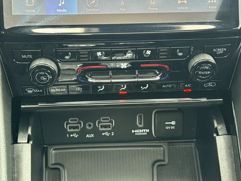 Used 2023 Jeep Grand Cherokee 4WD 4xe w/ Luxury Tech Group II image 21