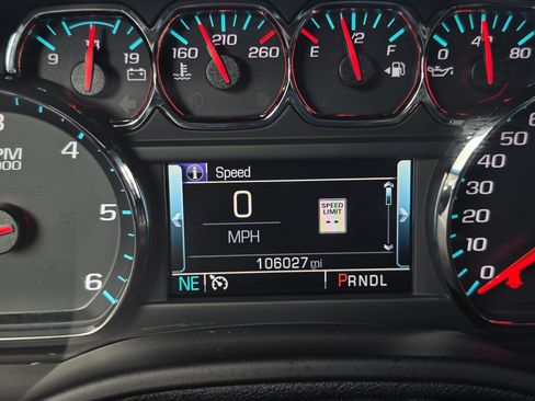 Used 2019 Chevrolet Tahoe LT w/ LT Signature Package AWD/4WD image 27