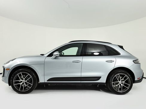 Certified 2025 Porsche Macan image 2