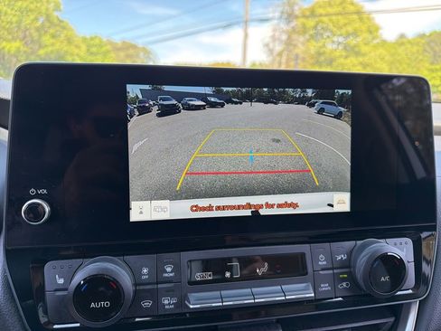 Used 2025 Toyota Grand Highlander AWD image 11